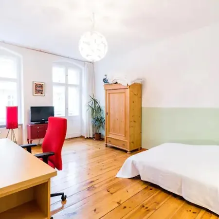 Apartment Sunny Studio At Wismarplatz Berlin